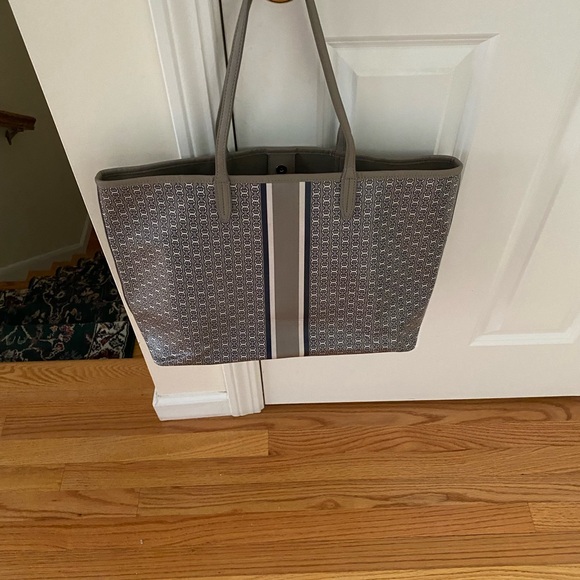 Tory Burch tote - Picture 2 of 5
